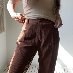 🛍- Shein Brown corduroy pants. Large.